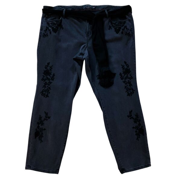 Torrid Womens Jeans plus size 26 Black Wash Embroidered Stretch Straight x31"ins - Picture 1 of 11